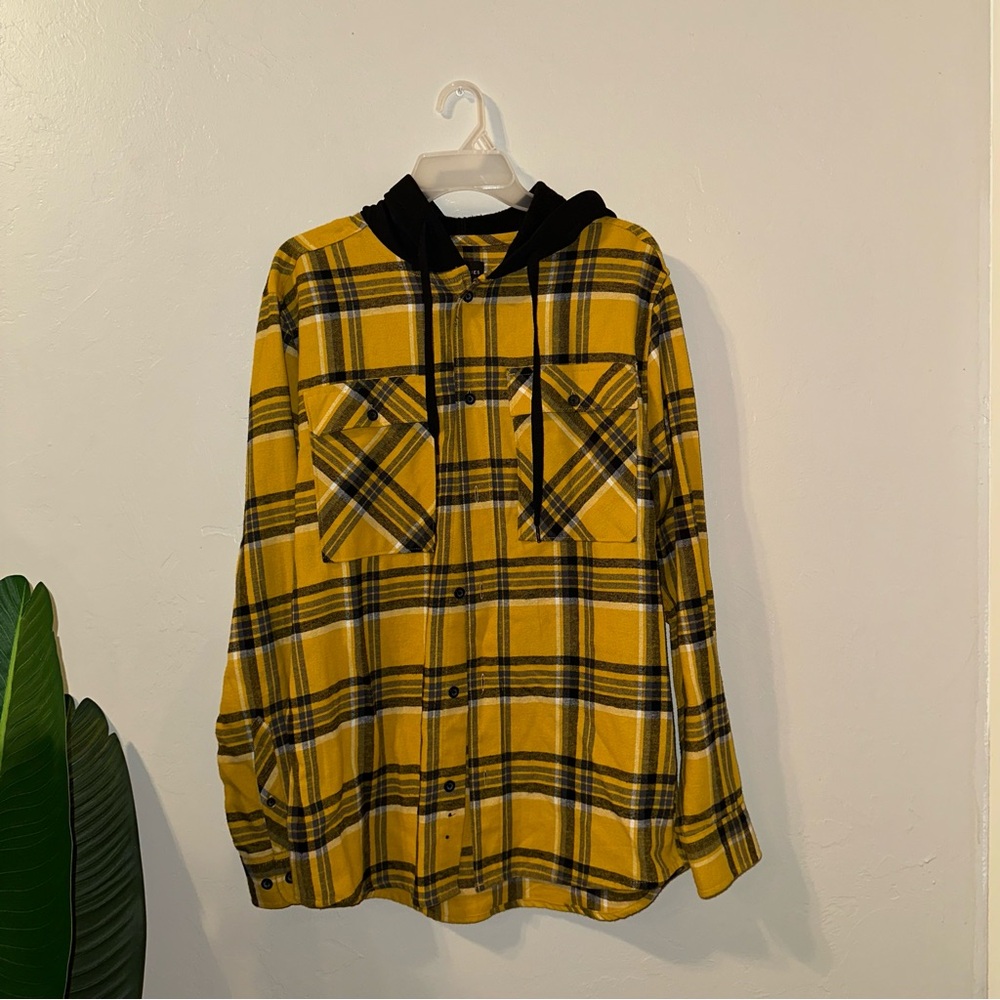 No Boundaries Men’s Yellow and Black Plaid Shirt Size Small